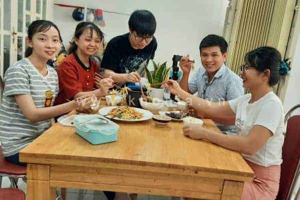 den-khonia-anh-chi-duoc-tu-van-bang-trai-nghiem-that01 đến Khonia, anh chị được tư vấn bằng trải nghiệm thật 01