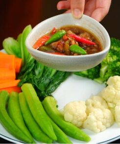 Hôm nay ăn gì? Món mới Ăn Cơm! Hãy chọn vị ngon Nhà Nia nhé! 1 Hd Rau Luộc Kho Quẹt Buoc 12