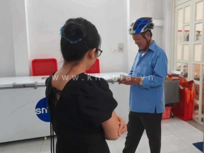 nụ cười của khách hàng khi đến với KHONIA 01