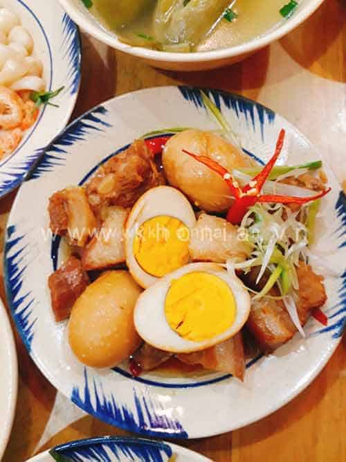 Cách Nấu Thịt Kho Tàu Đơn Giản, Thơm Ngon, Dễ Làm 3 thit-kho-tau-ngay-tet-5