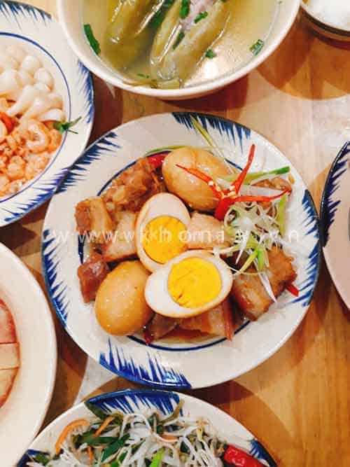 Cách Nấu Thịt Kho Tàu Đơn Giản, Thơm Ngon, Dễ Làm 2 thit-kho-tau-ngay-tet-6