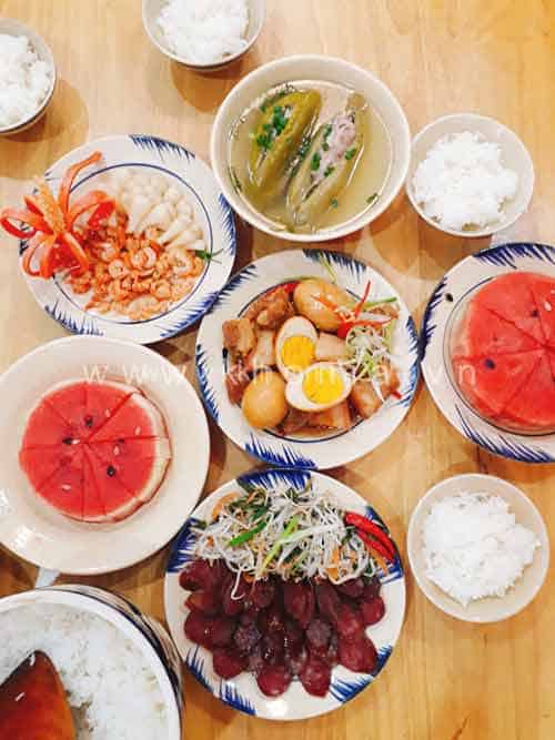 Cách Nấu Thịt Kho Tàu Đơn Giản, Thơm Ngon, Dễ Làm 4 thit-kho-tau-ngay-tet-8